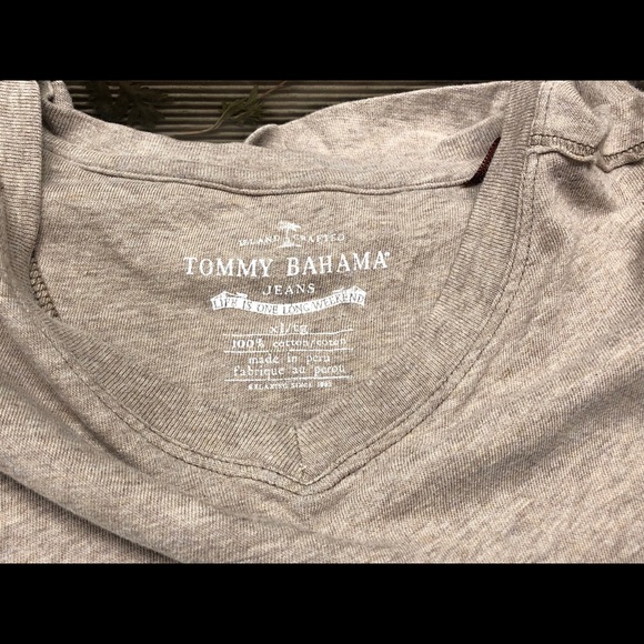 Tommy Bahama T-Shirt, size XL - Picture 2 of 4